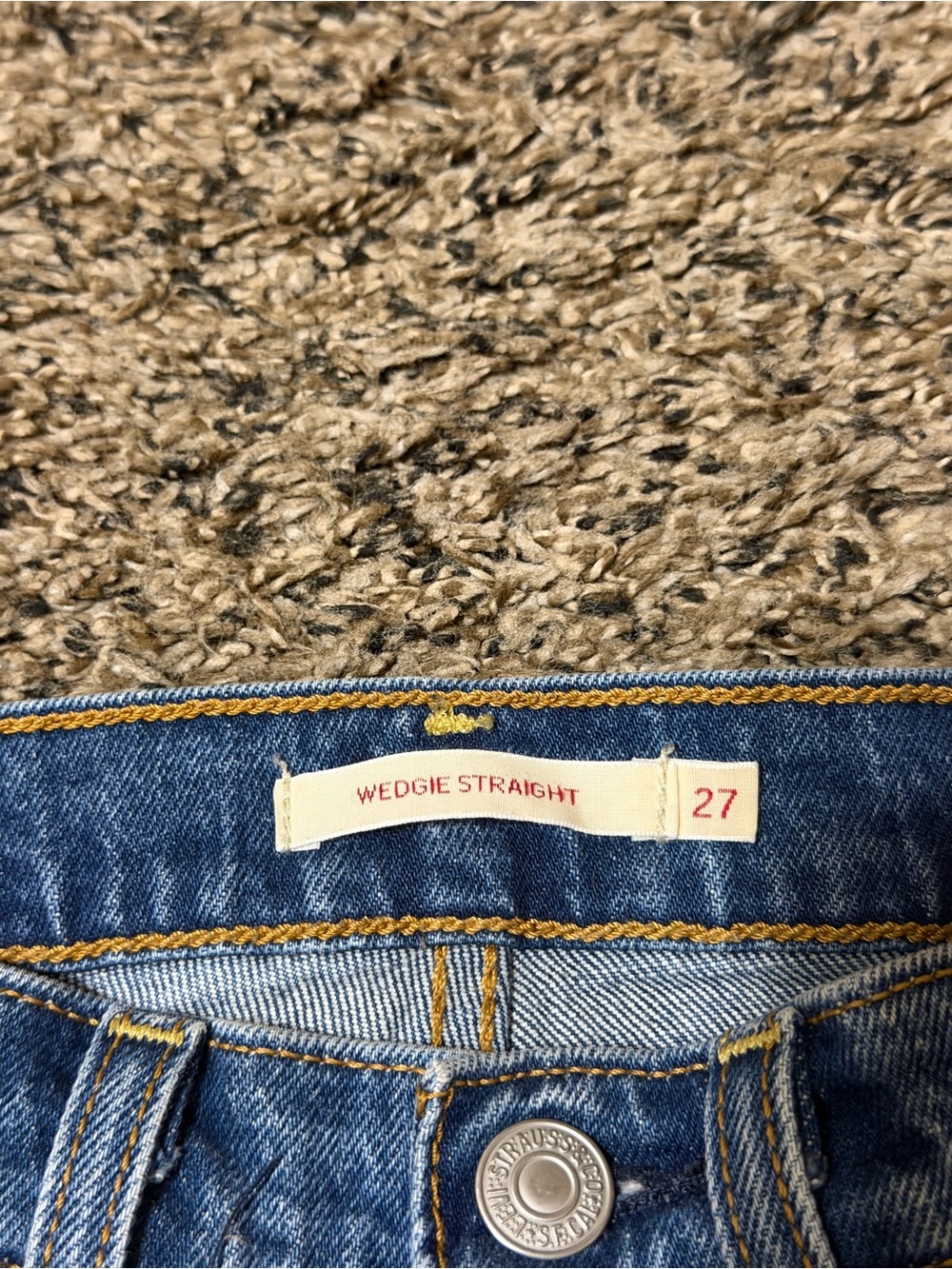Levi’s Wedgie Straight - Picture 3 of 6